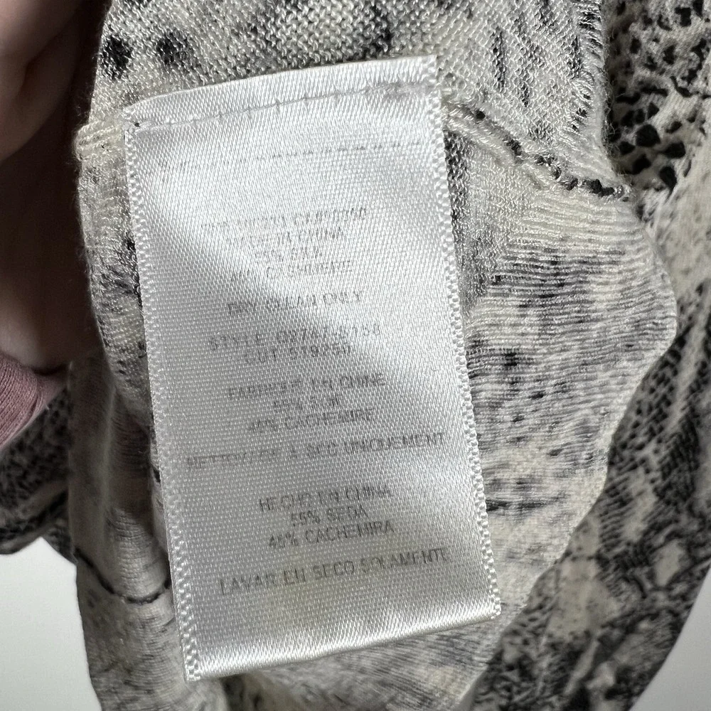 Equipment Silk Cashmere Snake Print Sweater Women's Size XS Luxury Designer‎